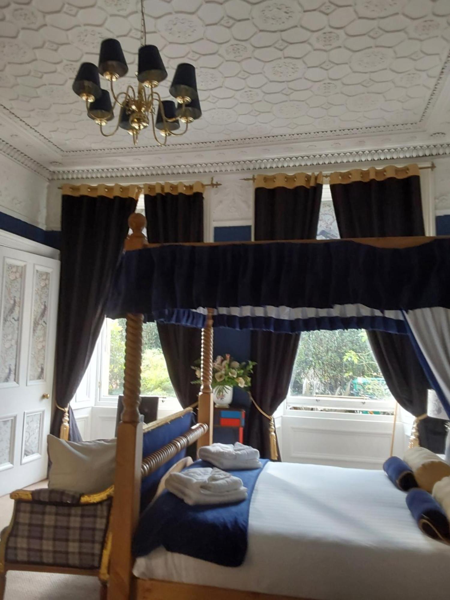 East Claremont Guest House เอดินบะระ ภายนอก รูปภาพ